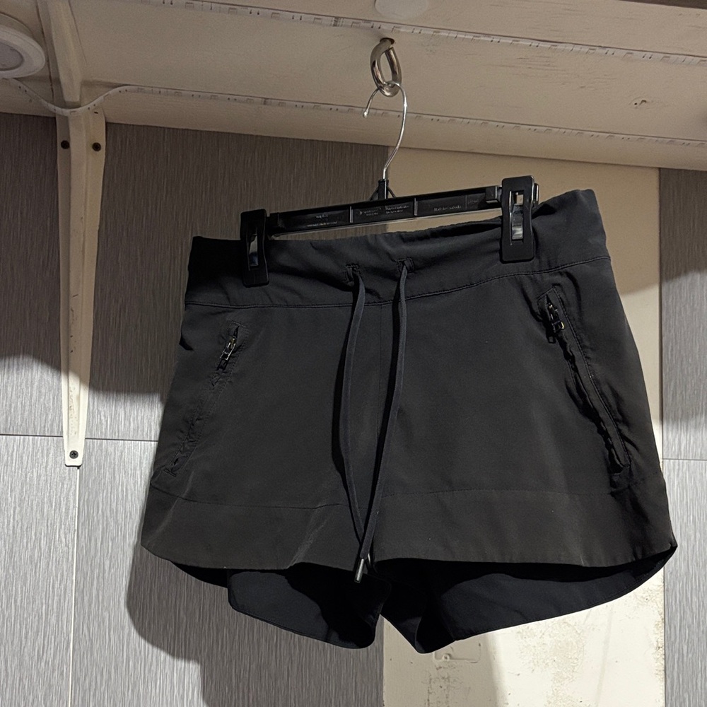 ATHLETA CASUAL SHORTS